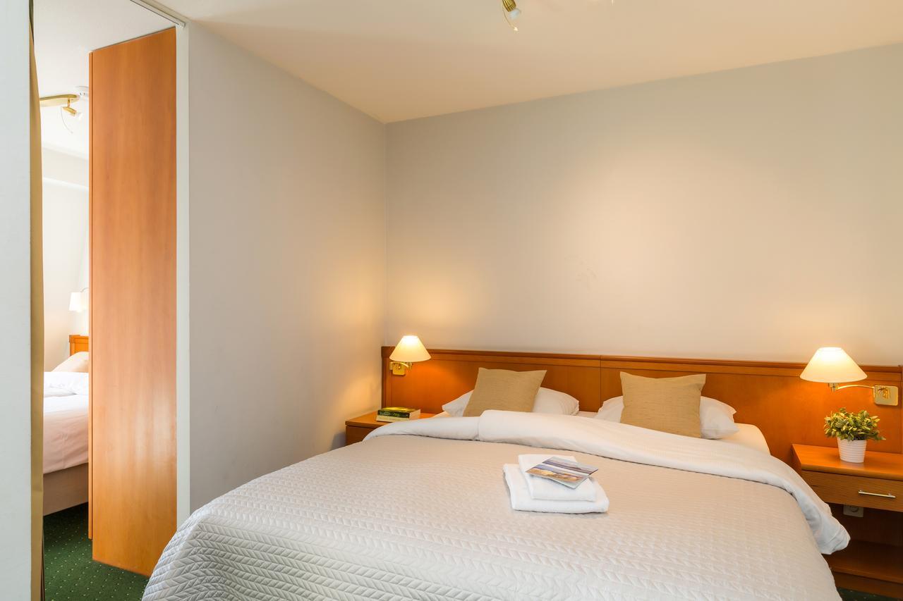 อพาร์ตโฮเต็ล บลังเคนแบร์เกอ-ใหม่ Hotel บลังเคนเบอร์เก ภายนอก รูปภาพ
